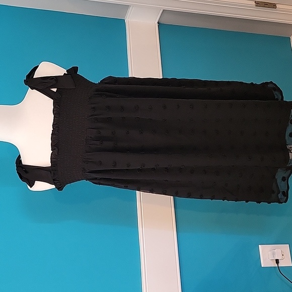 ANDREE BY UNIT Dresses & Skirts - Black Pom Pom Dress with Bow Tie Shoulders 1X